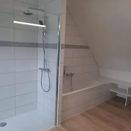 Maison Familiale En Centre De Nyaraló *